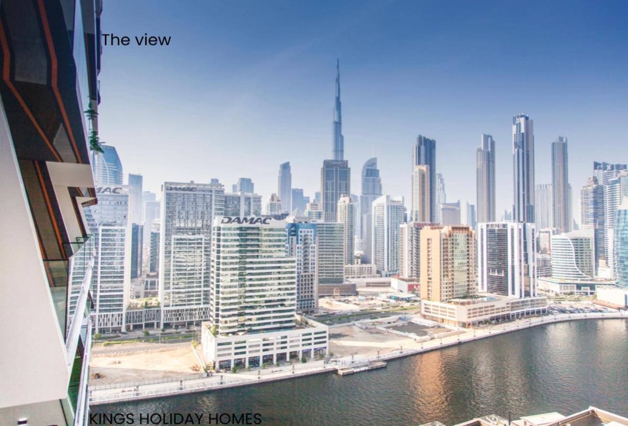 Binghatti Canal , Burj Khalifa View With Private Jacuzzi And Cinema Screen ,kings Appartement *