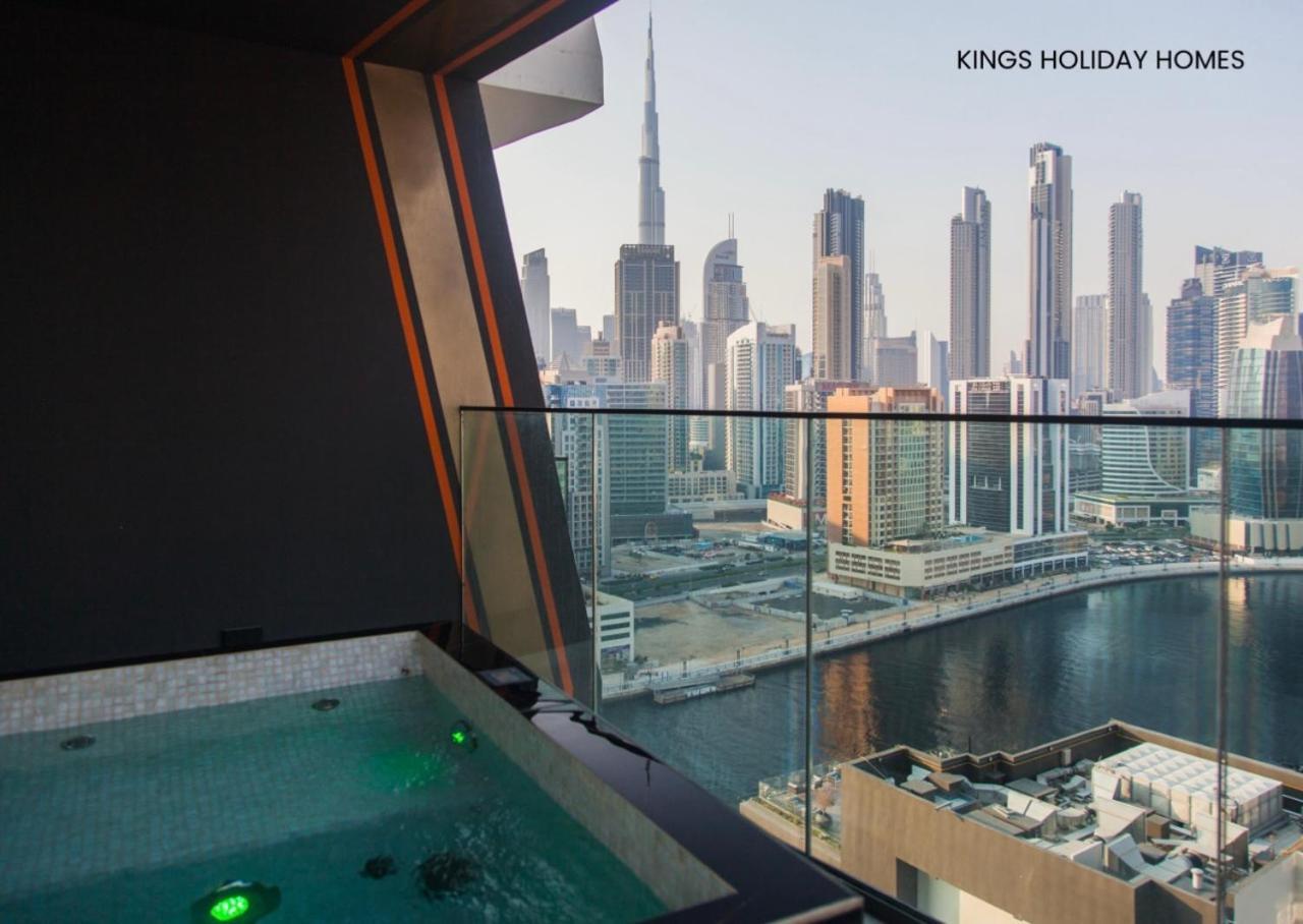 Binghatti Canal , Burj Khalifa View With Private Jacuzzi And Cinema Screen ,kings Appartement *